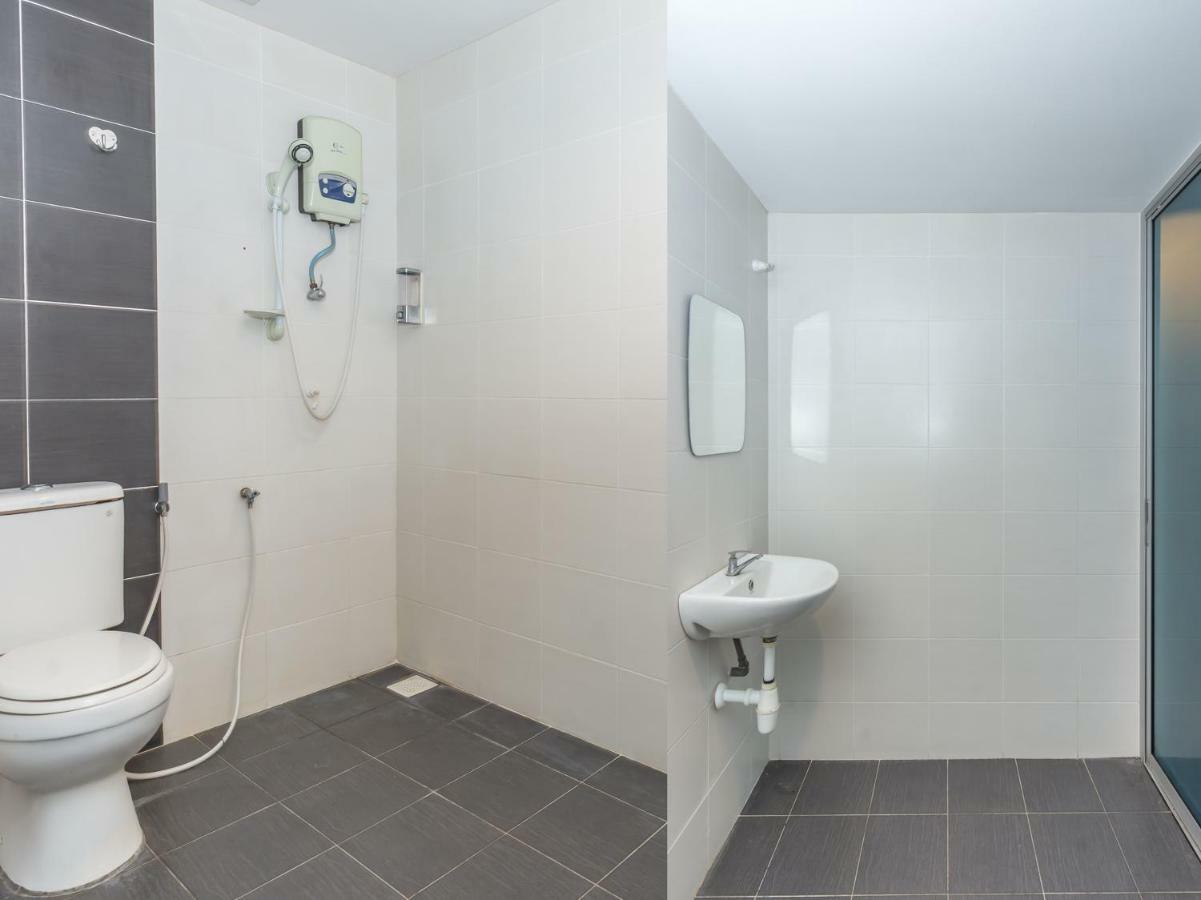 Oyo 1158 906 Airport Hotel Malacca Екстериор снимка