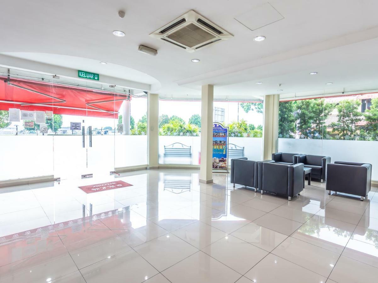 Oyo 1158 906 Airport Hotel Malacca Екстериор снимка