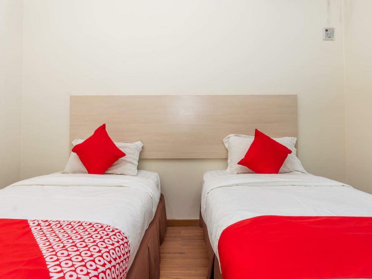 Oyo 1158 906 Airport Hotel Malacca Екстериор снимка