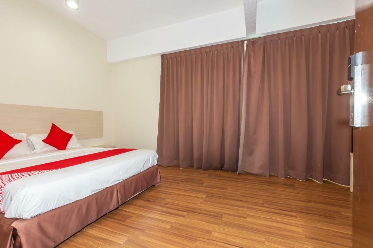 Oyo 1158 906 Airport Hotel Malacca Екстериор снимка